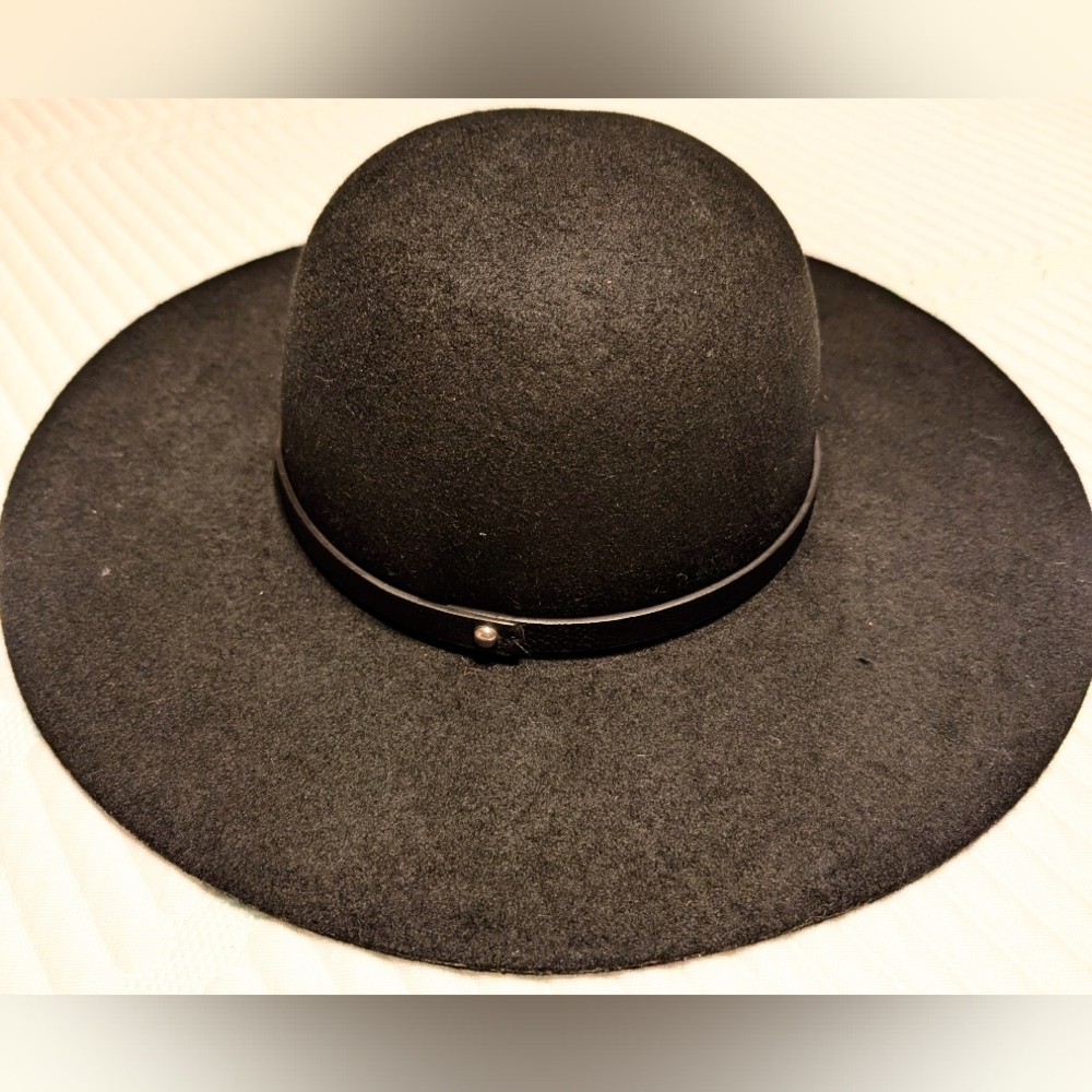 Source Unknown Black Felt Hat with Minimalist Band